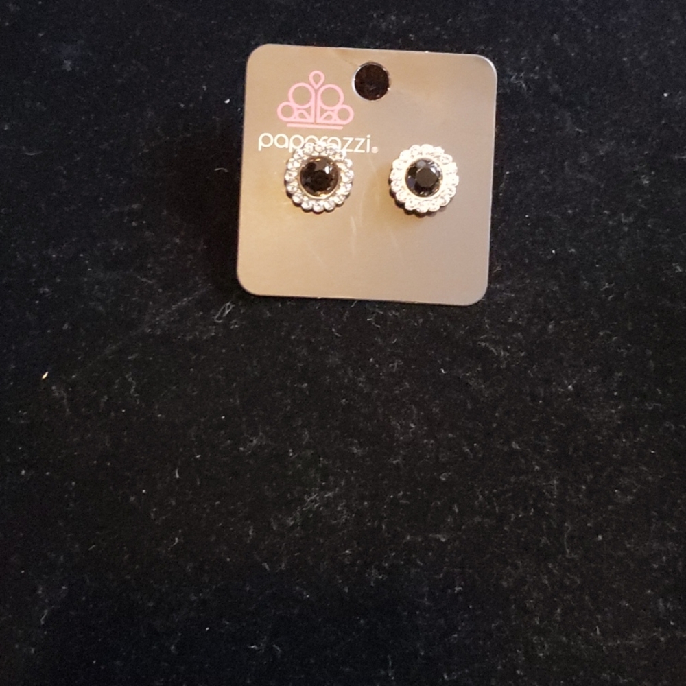 Paparazzi Jewelry: 1year Vintage